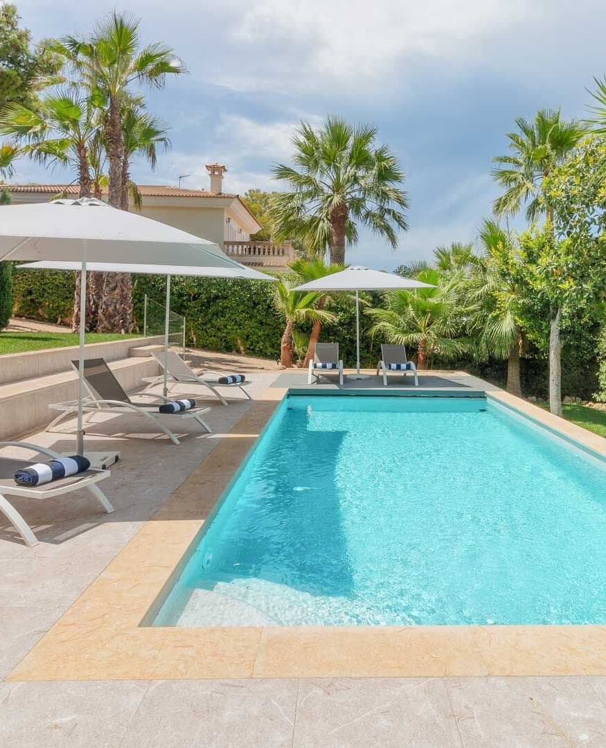 Villa Select