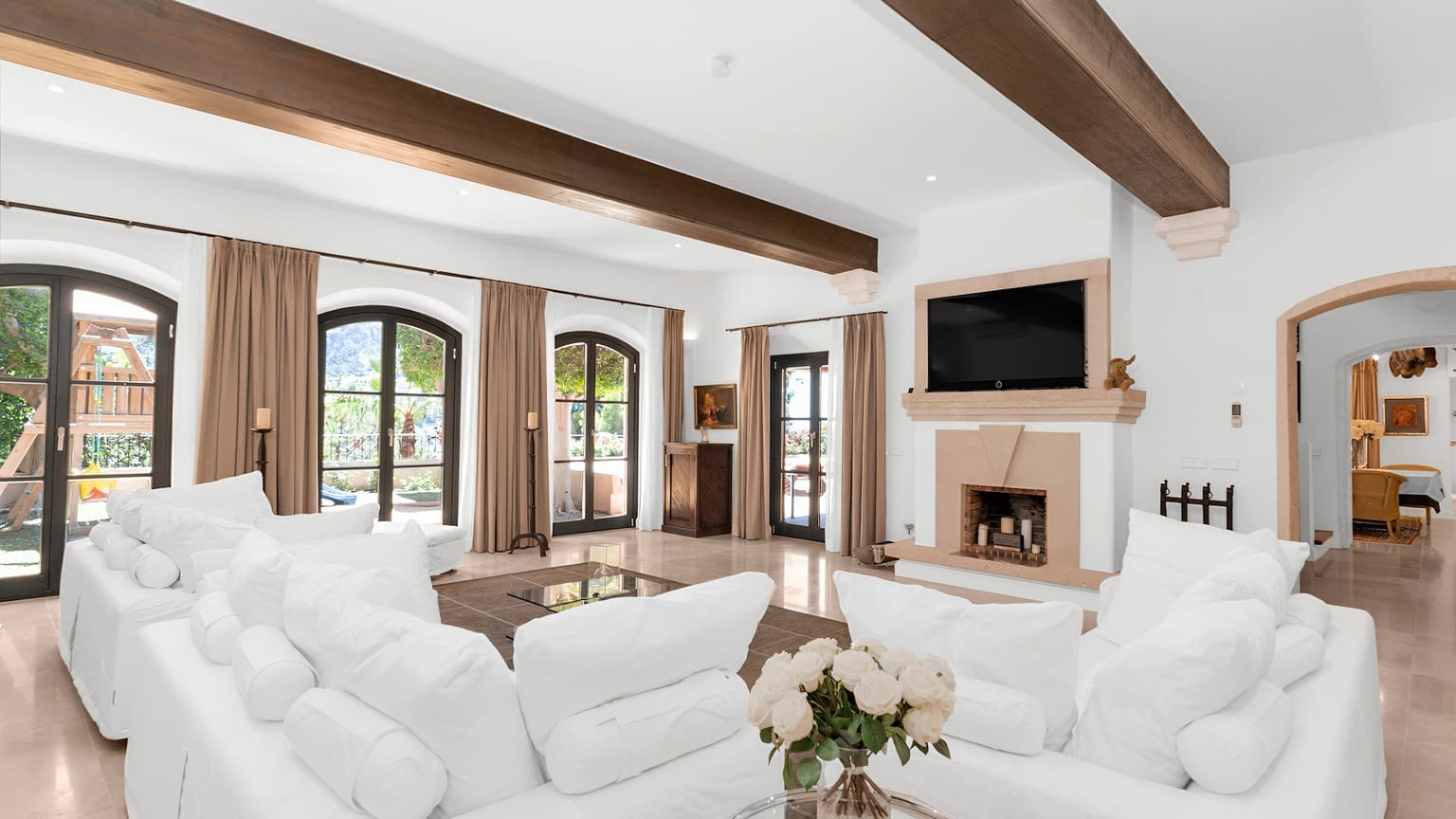 Timeless Mediterranean villa with sea views  in Cala Llamp - Gallery image 3