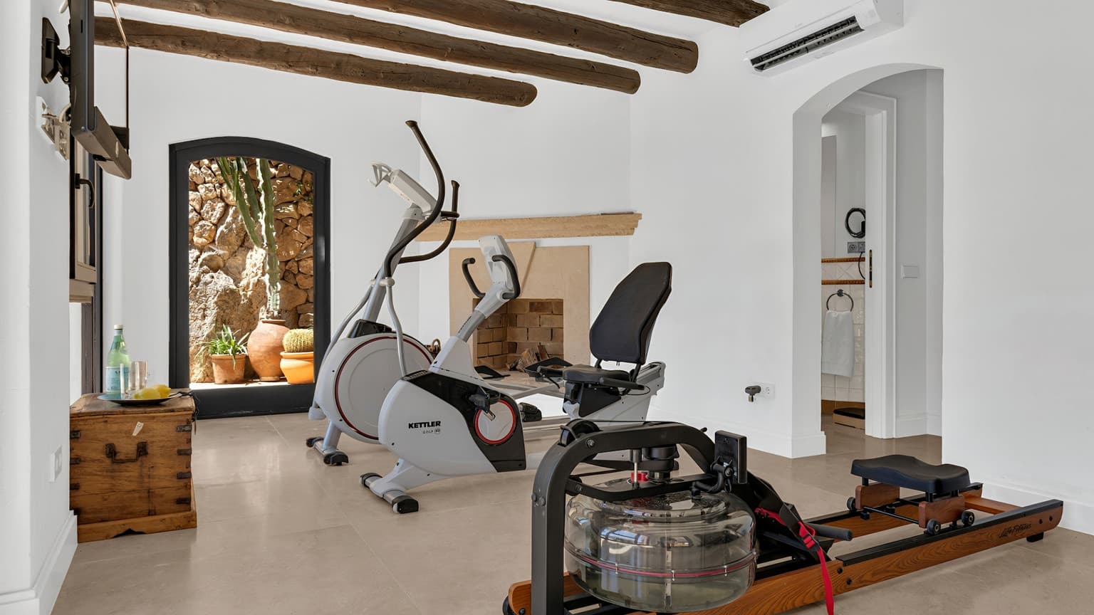 Timeless Mediterranean villa with sea views  in Cala Llamp - Gallery image 6