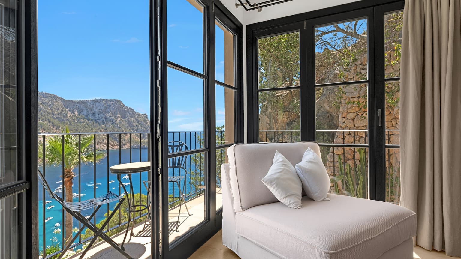 Timeless Mediterranean villa with sea views  in Cala Llamp - Gallery image 7