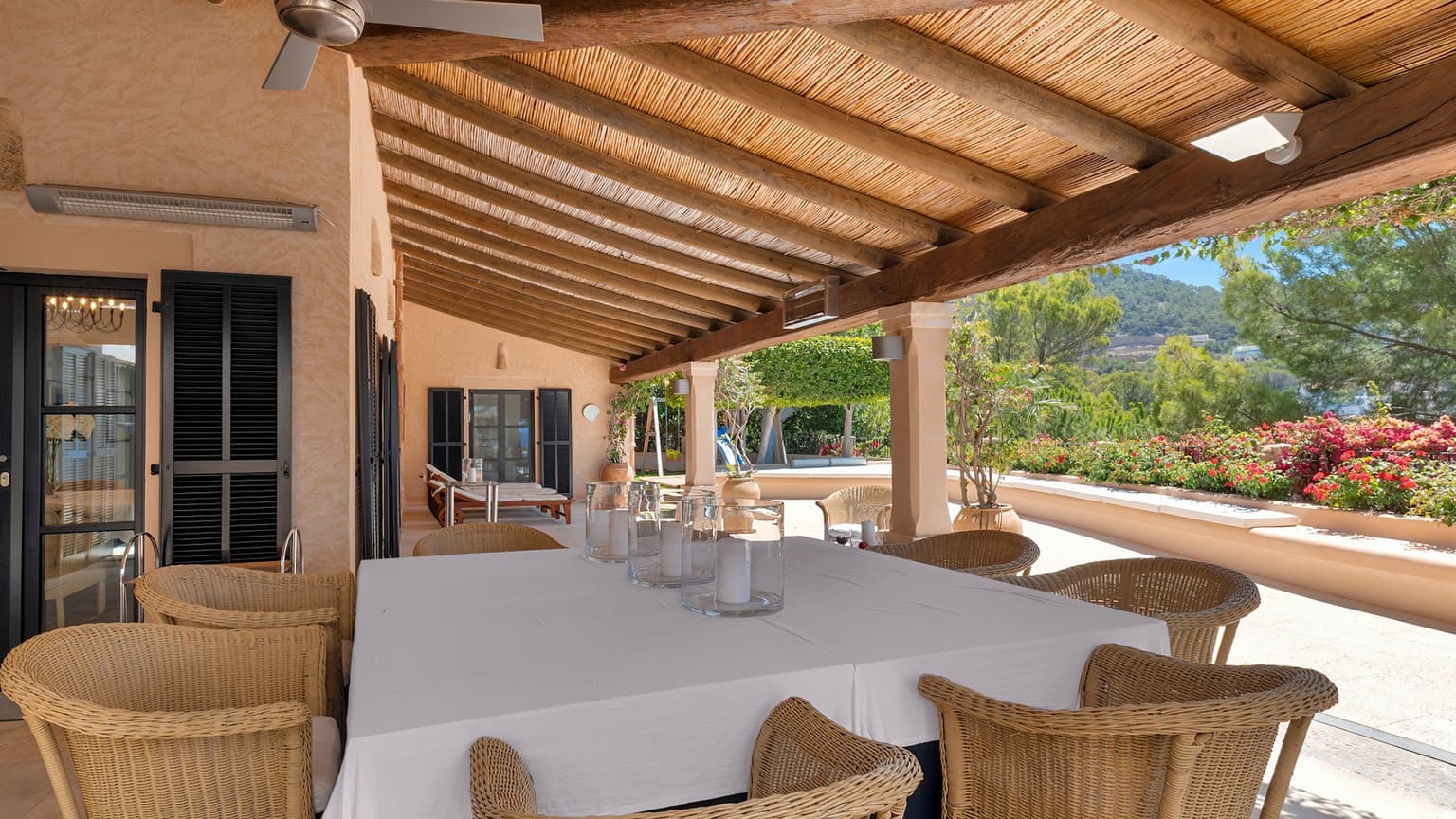 Timeless Mediterranean villa with sea views  in Cala Llamp - Gallery image 20