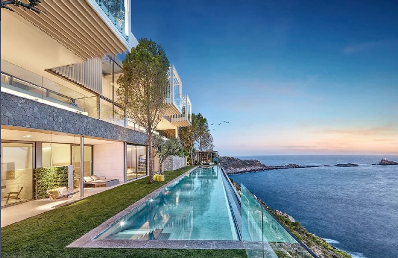 Exclusive luxury property with sea view - Port Adriano - Gallery image 13