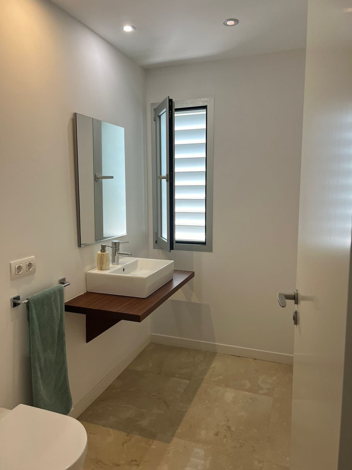 Gallery image 13