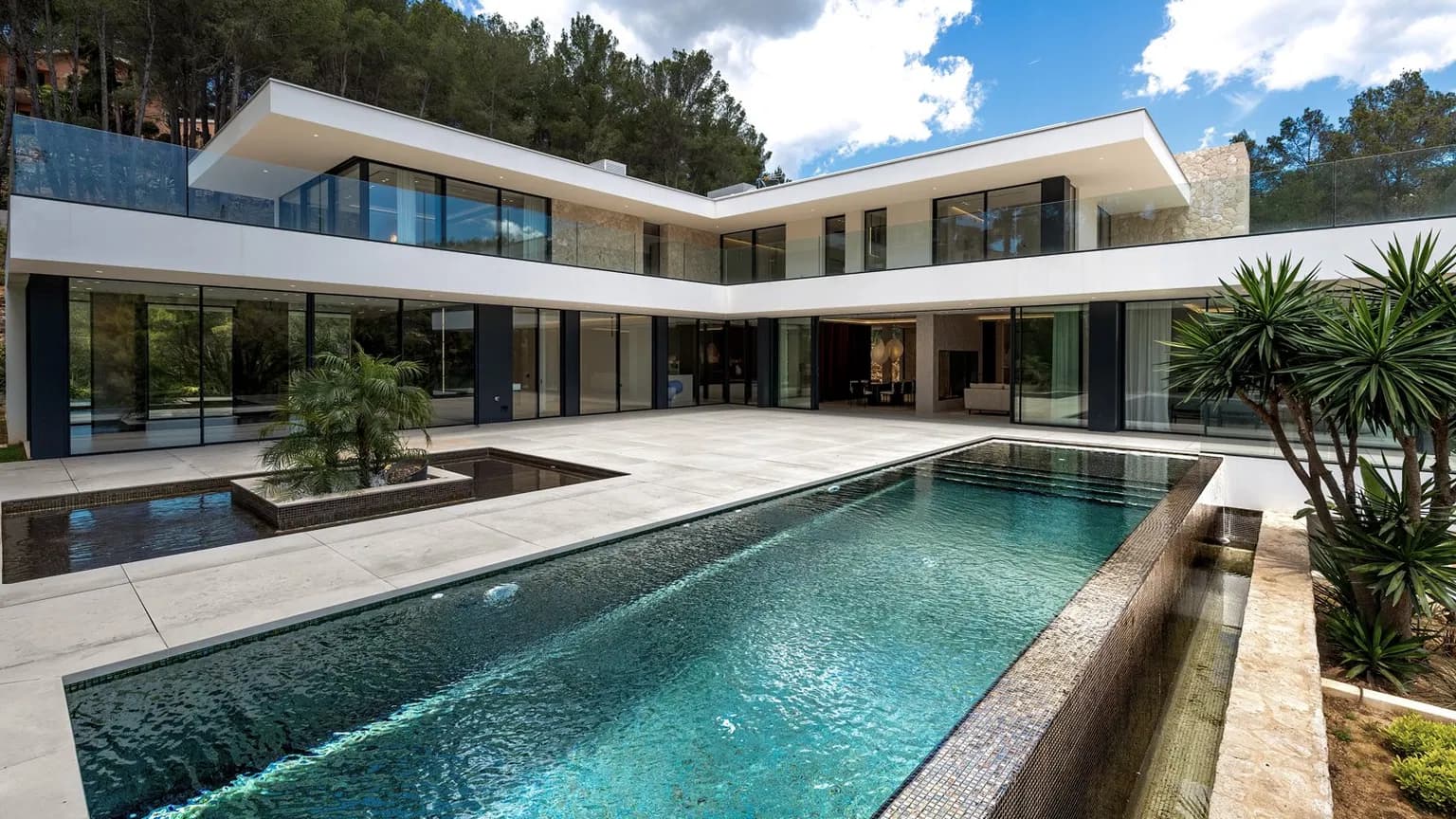 Luxury living in Son Vida - Gallery image 3