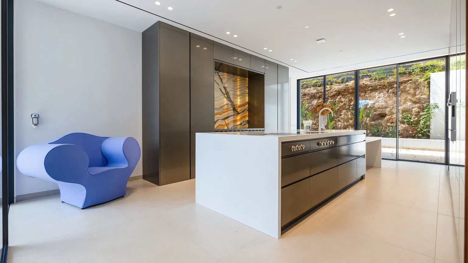 Luxury living in Son Vida - Gallery image 9