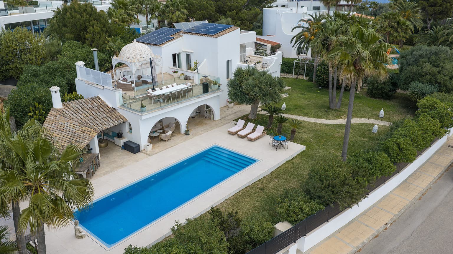 Fully Furnished Villa With Large Garden, Pool and Seaview in Sol de Mallorca - Gallery image 14