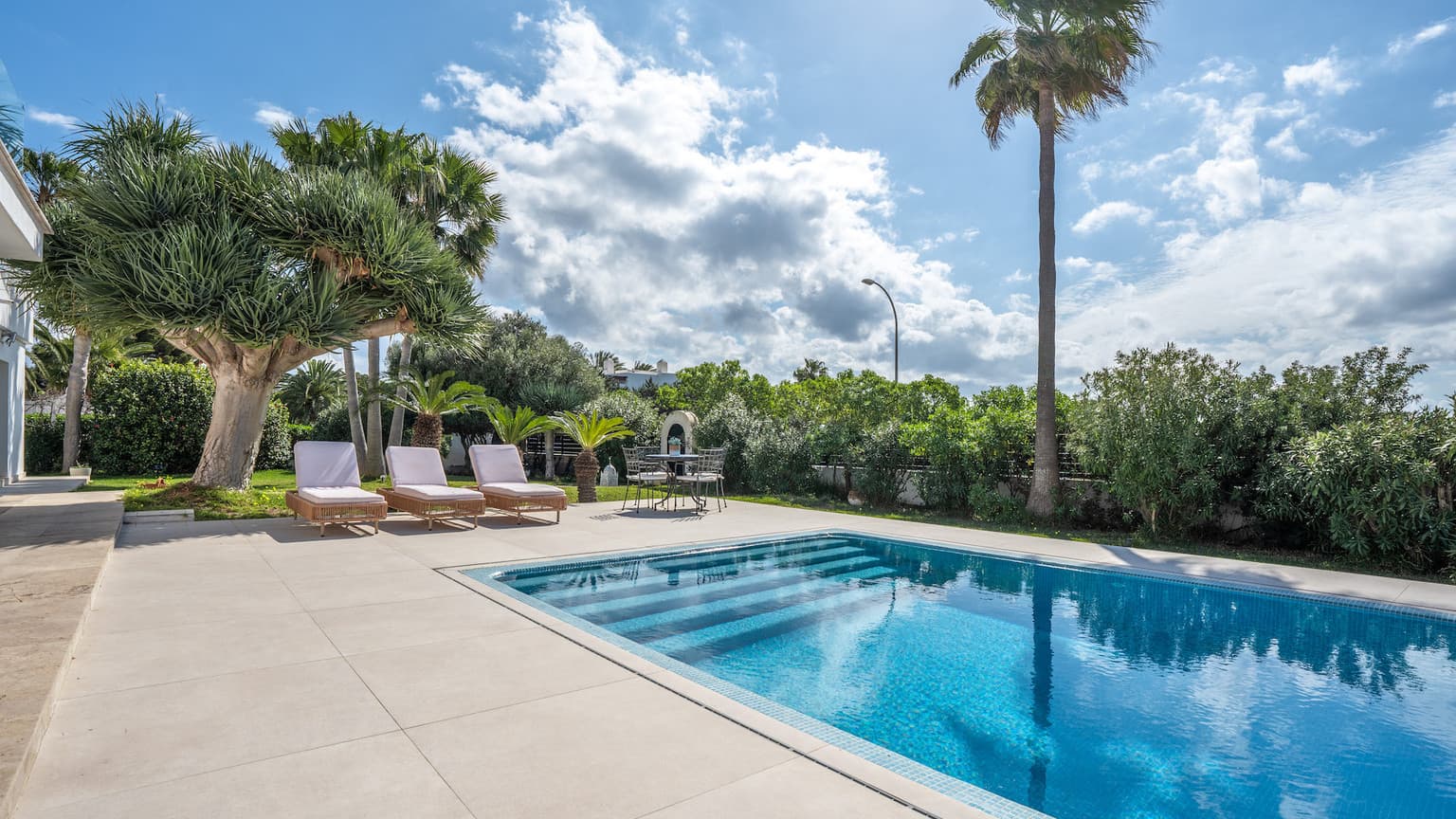 Fully Furnished Villa With Large Garden, Pool and Seaview in Sol de Mallorca - Gallery image 17