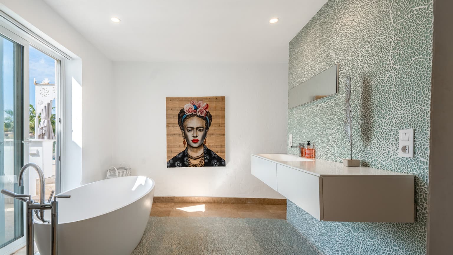 Fully Furnished Villa With Large Garden, Pool and Seaview in Sol de Mallorca - Gallery image 12