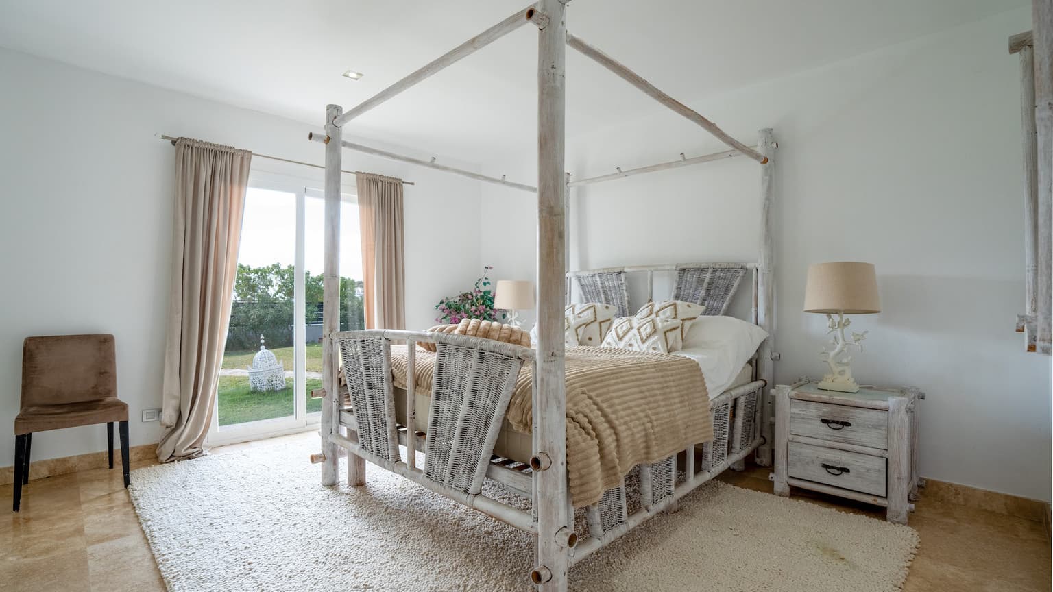 Fully Furnished Villa With Large Garden, Pool and Seaview in Sol de Mallorca - Gallery image 13