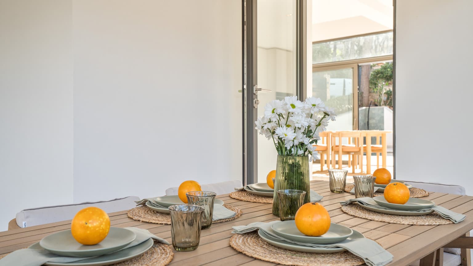 Stunning Refurbished Villa with Holiday License - Gallery image 13