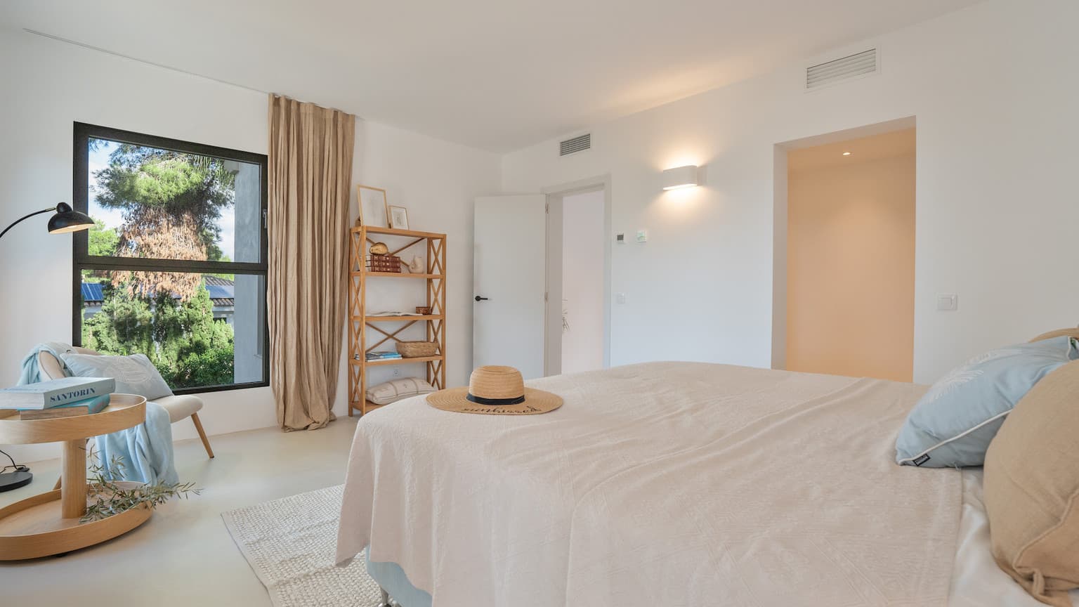 Stunning Refurbished Villa with Holiday License - Gallery image 15