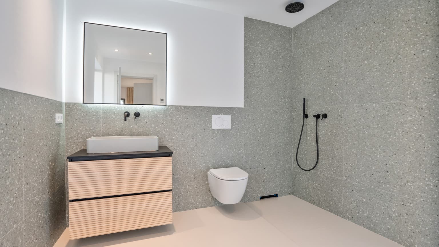 Stunning Refurbished Villa with Holiday License - Gallery image 17