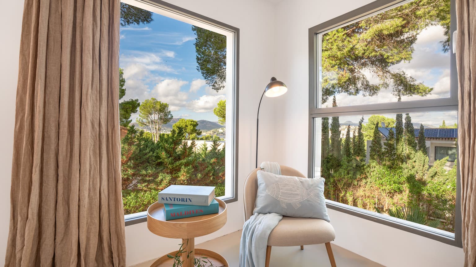 Stunning Refurbished Villa with Holiday License - Gallery image 16