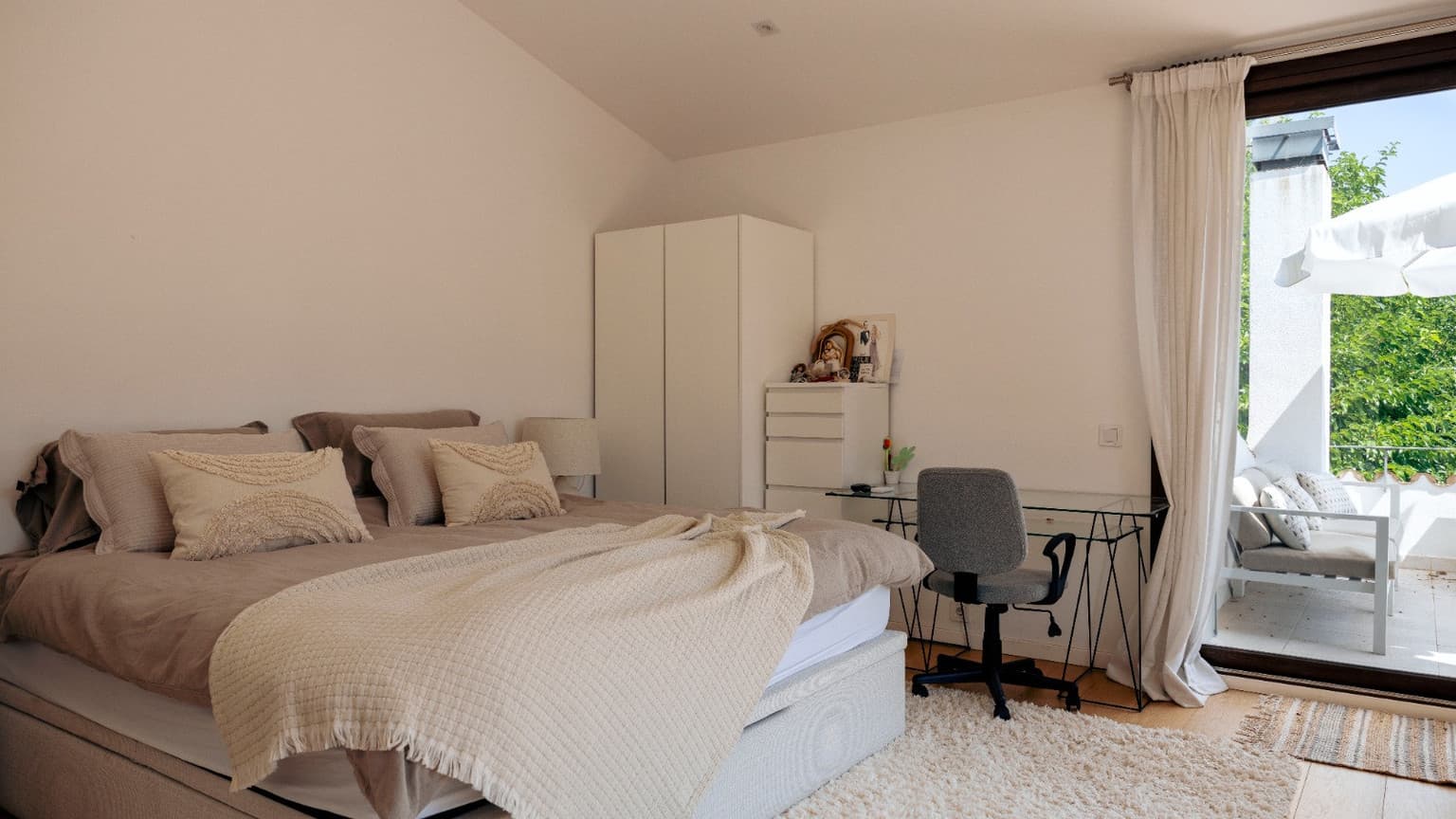 Spacious Chalet for Rent in Peaceful Son Dureta - Gallery image 14