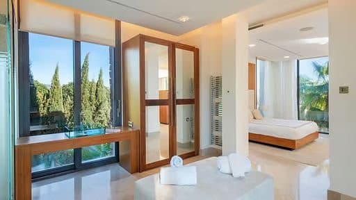 Gallery image 10