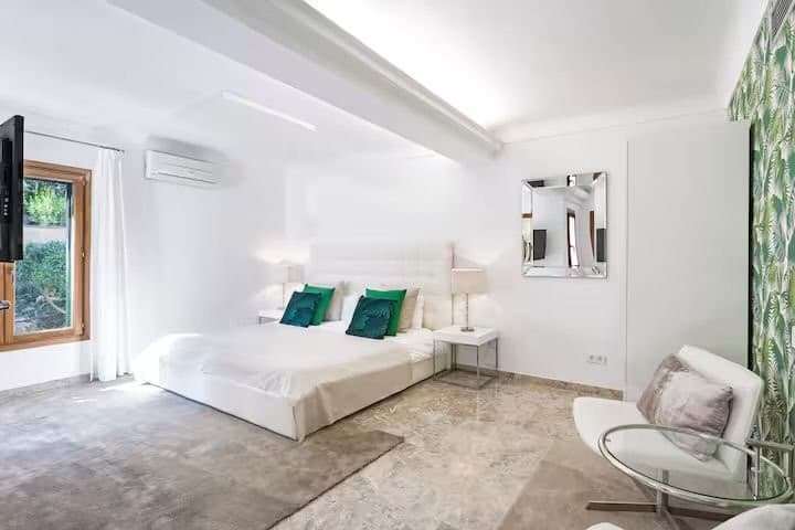 Gallery image 9