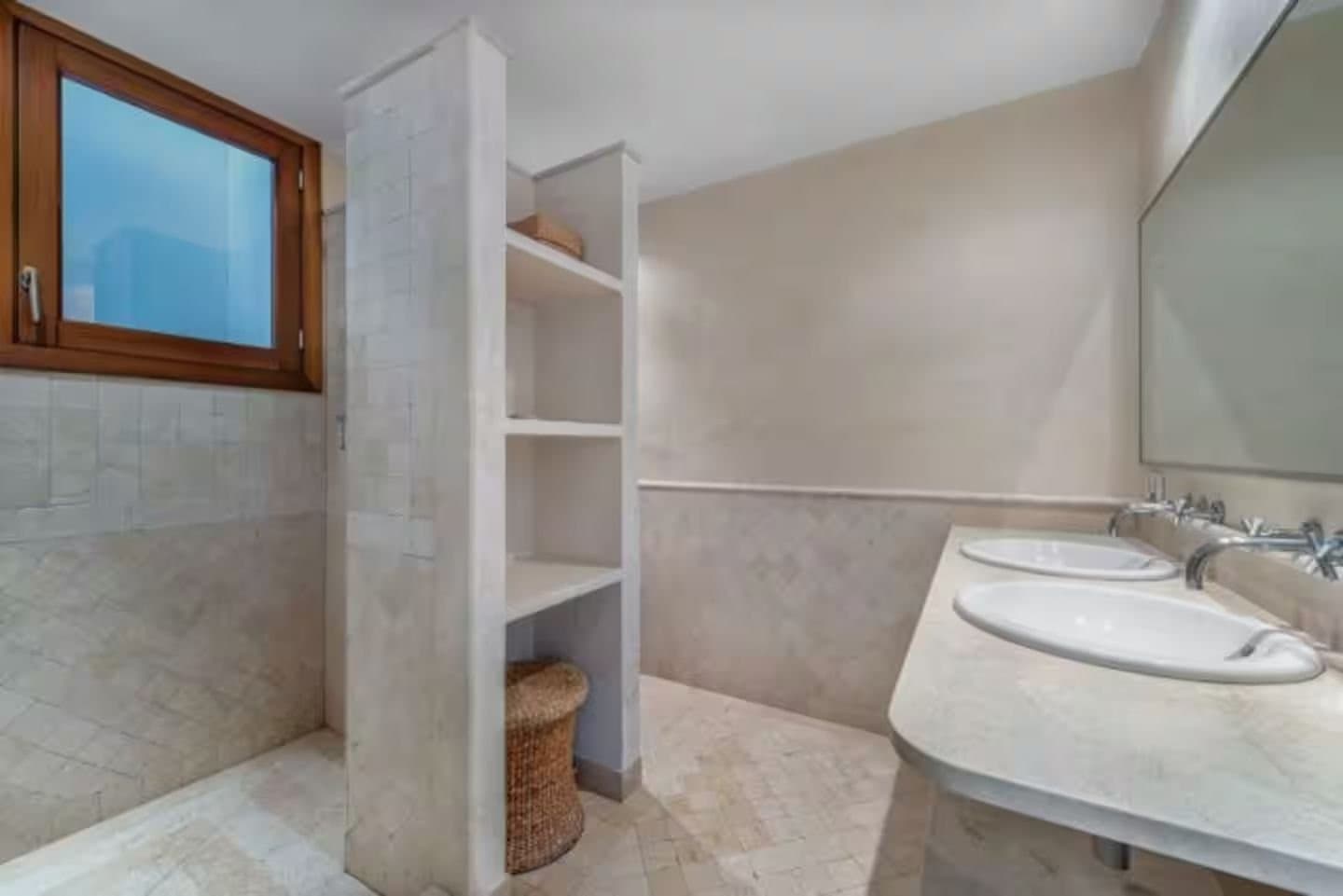 Gallery image 23