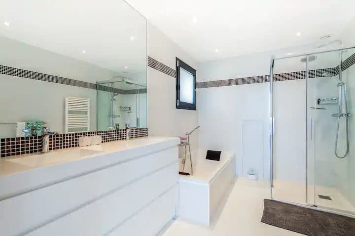 Gallery image 30