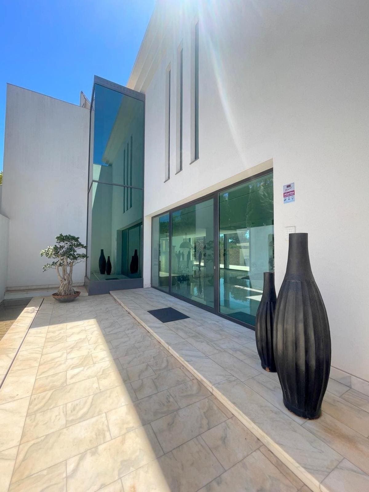 Gallery image 2