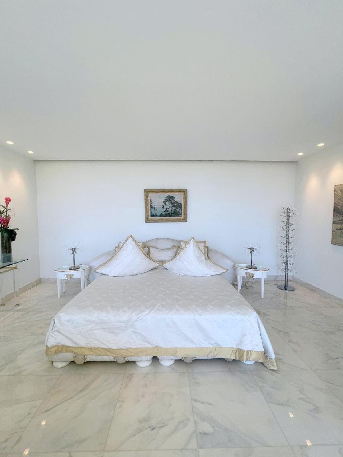 Gallery image 12