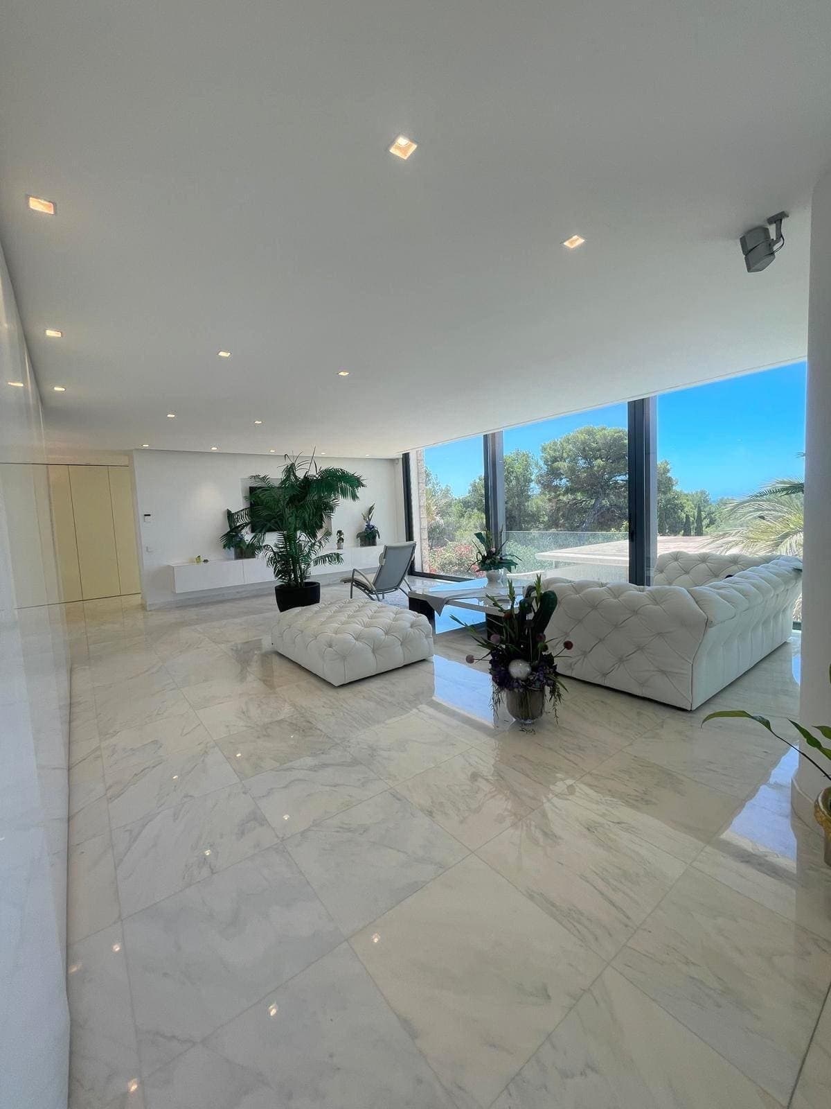 Gallery image 13