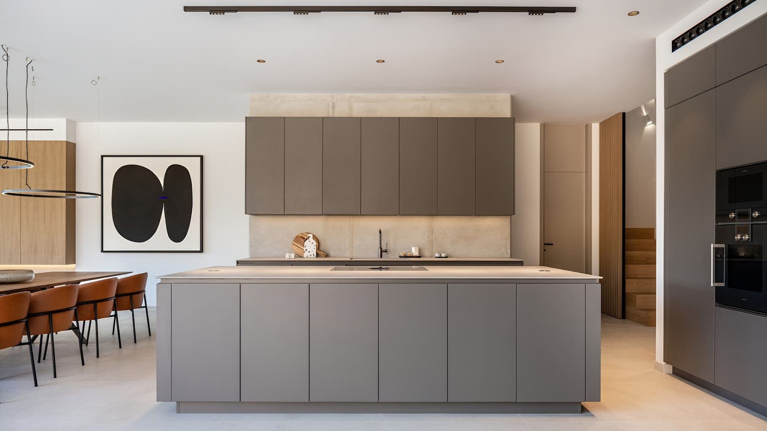 Sleek Design Villa with Flat Garden - Gallery image 6