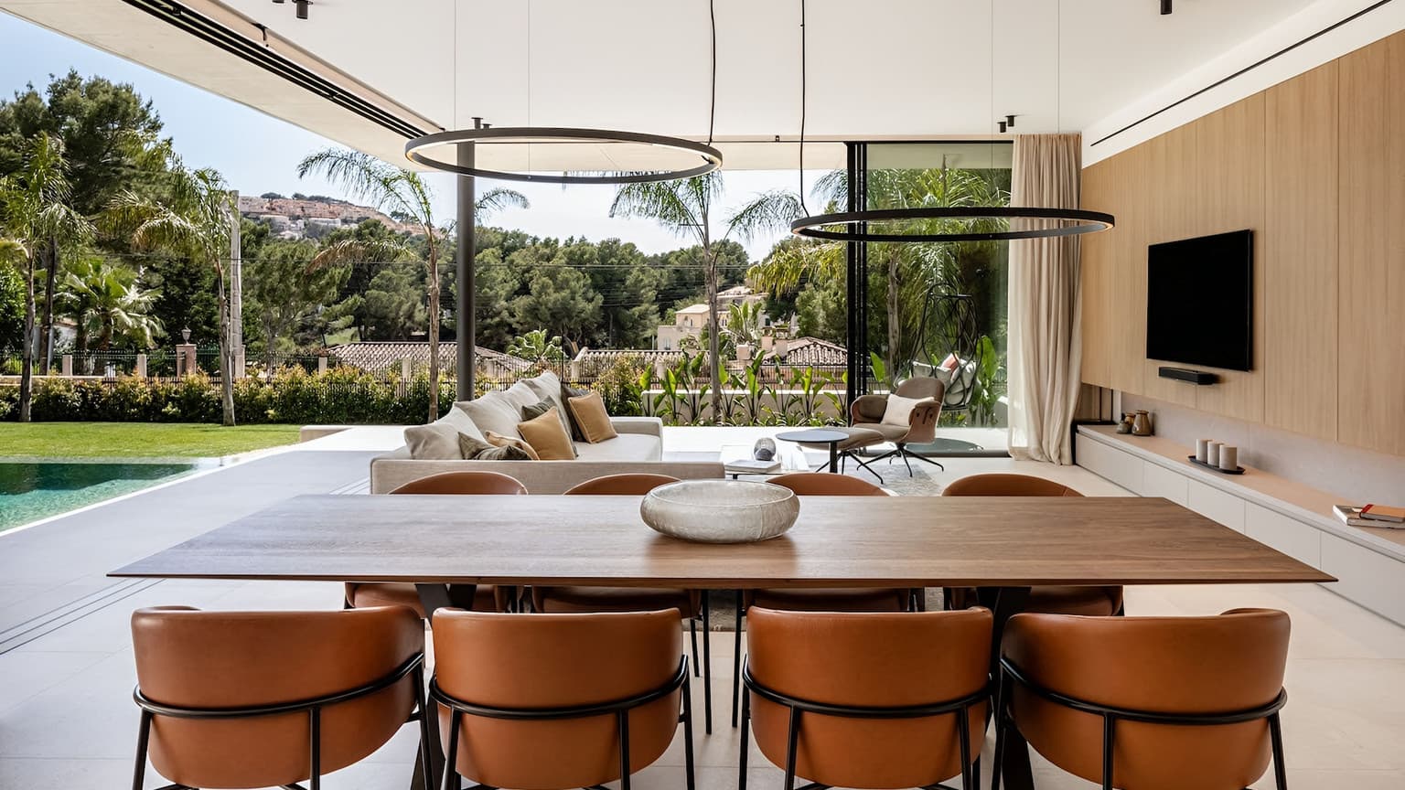 Sleek Design Villa with Flat Garden - Gallery image 5