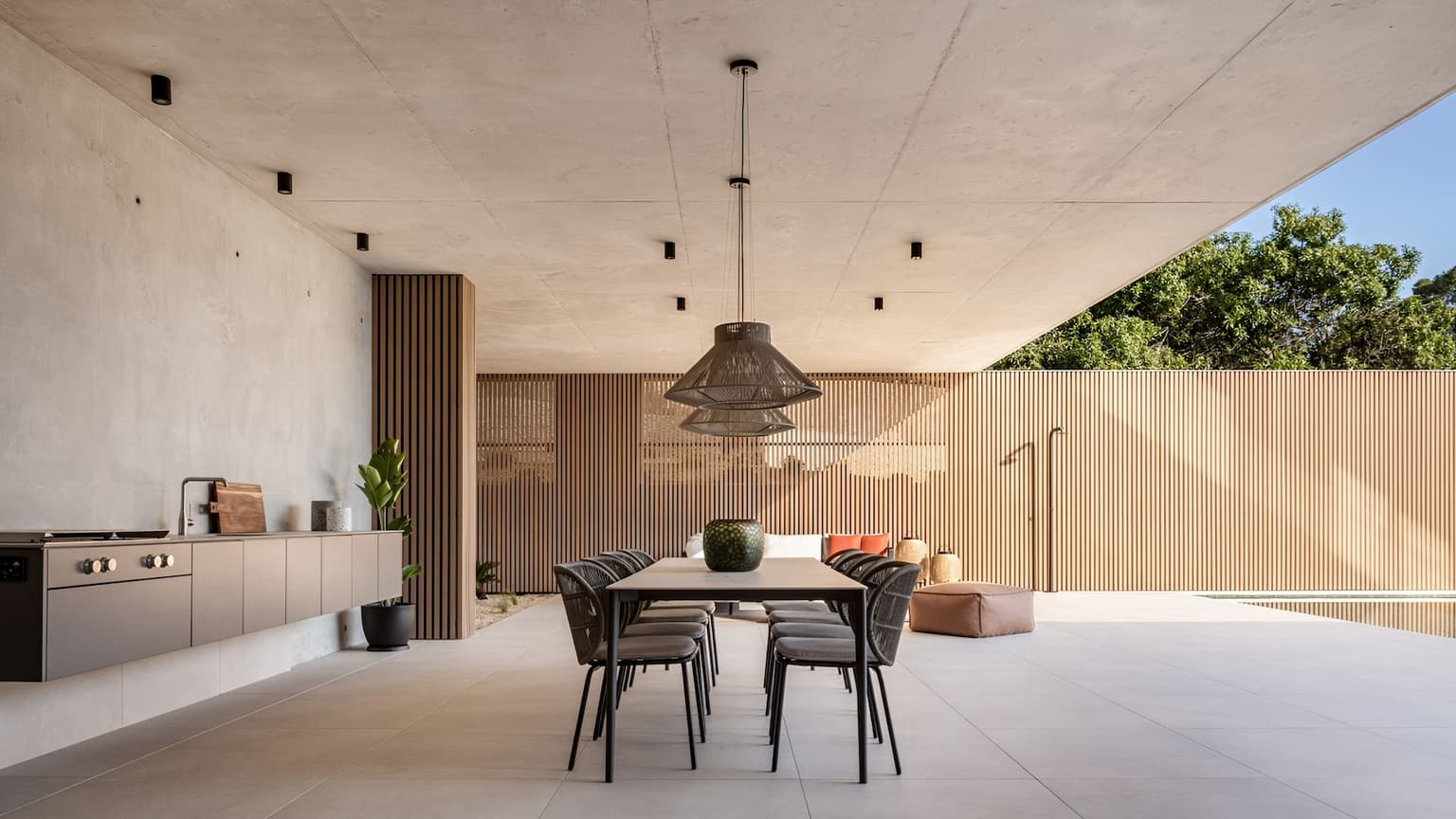 Sleek Design Villa with Flat Garden - Gallery image 10