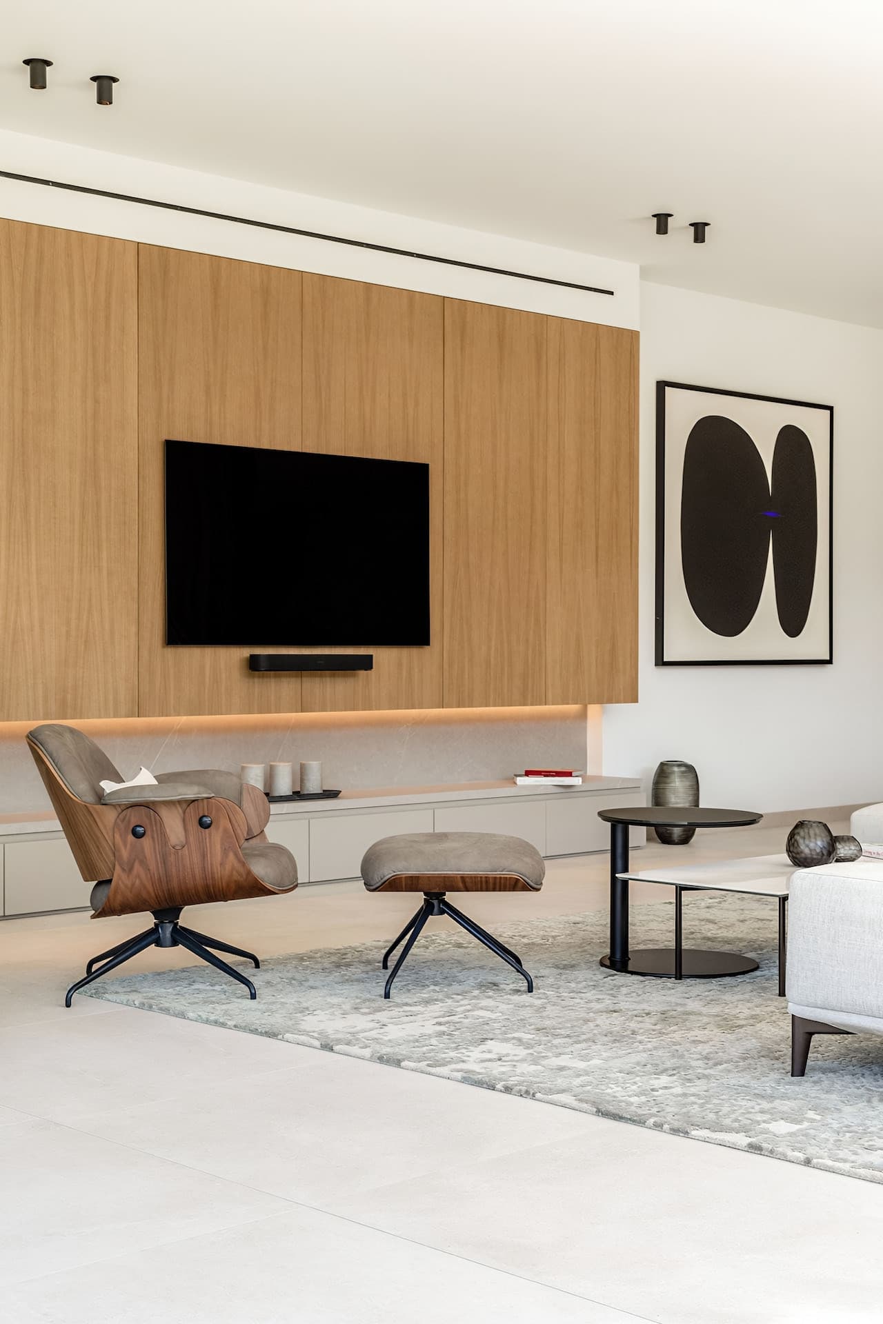 Sleek Design Villa with Flat Garden - Gallery image 13