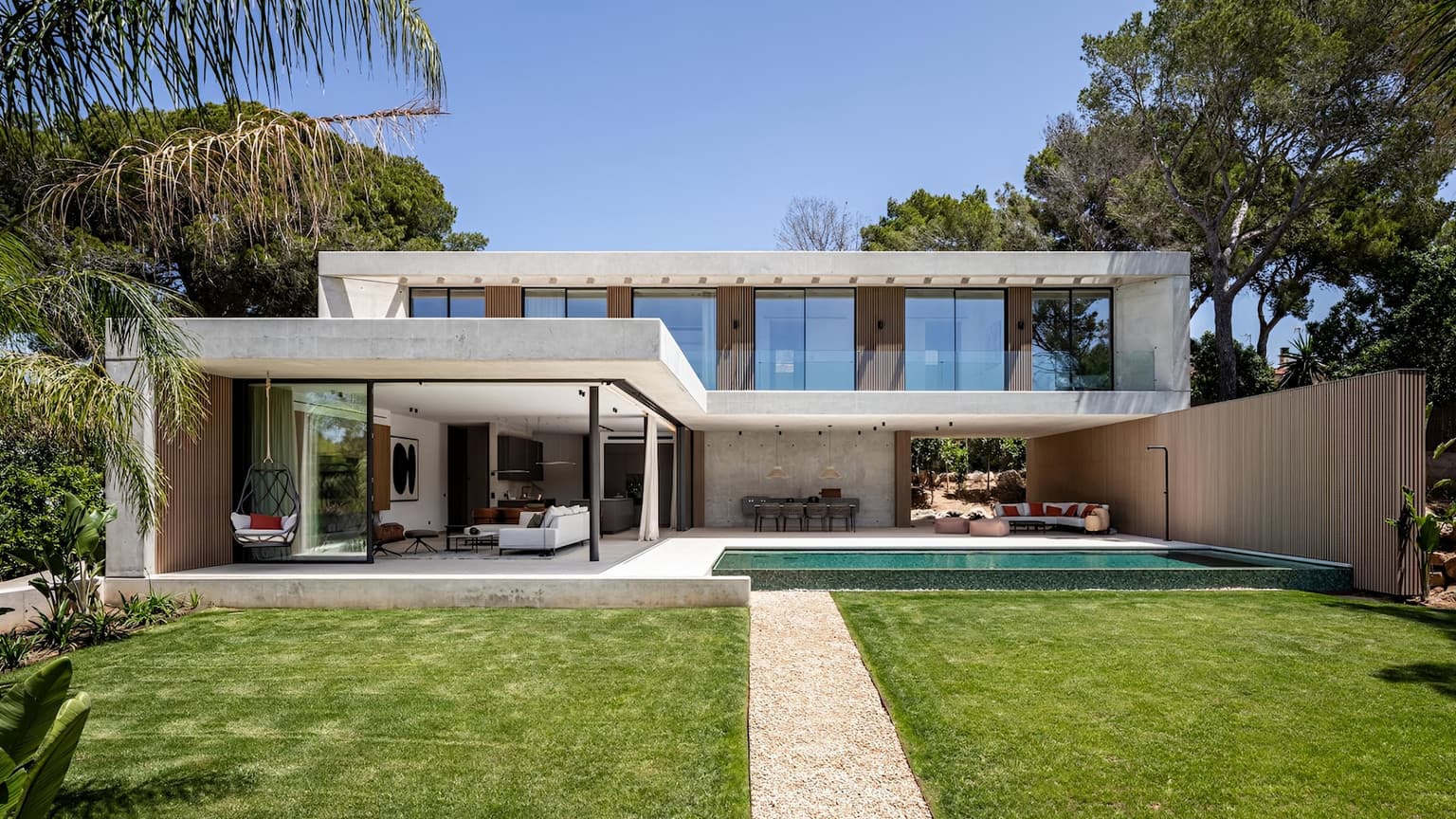 Sleek Design Villa with Flat Garden - Gallery image 2