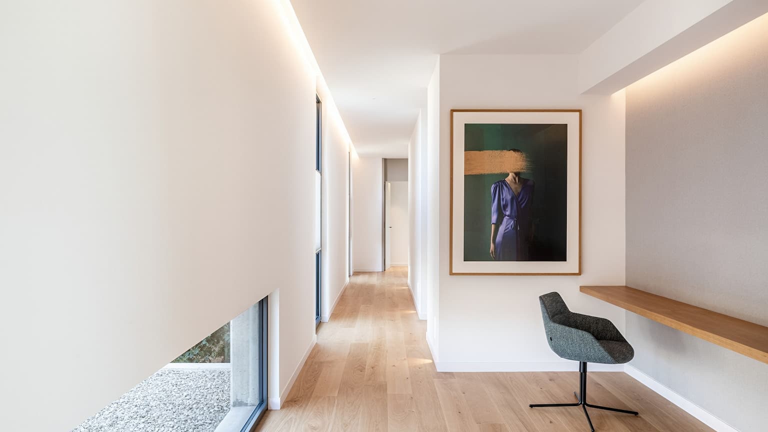 Sleek Design Villa with Flat Garden - Gallery image 17