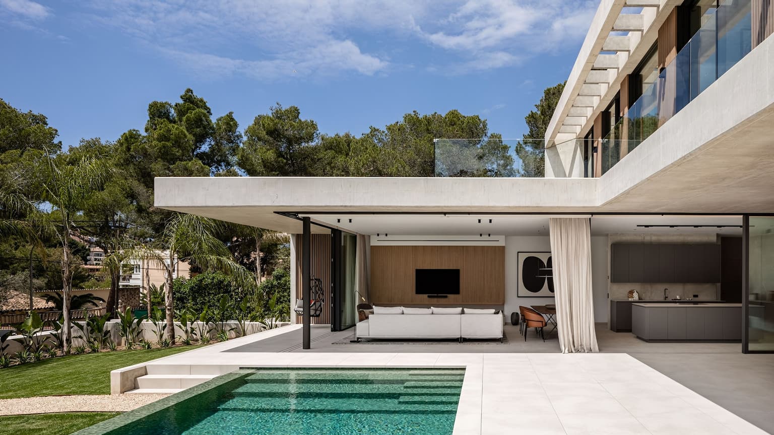 Sleek Design Villa with Flat Garden - Gallery image 4