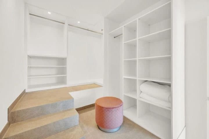 Gallery image 21