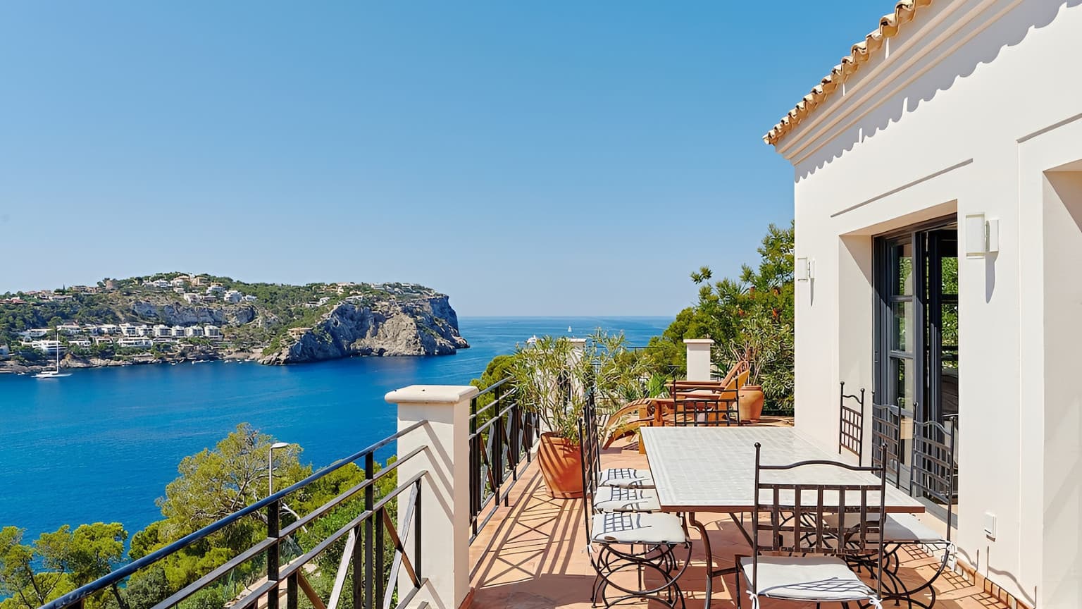 Spacious Five Bedroom Villa with Sea View Port d'Andratx - Gallery image 4