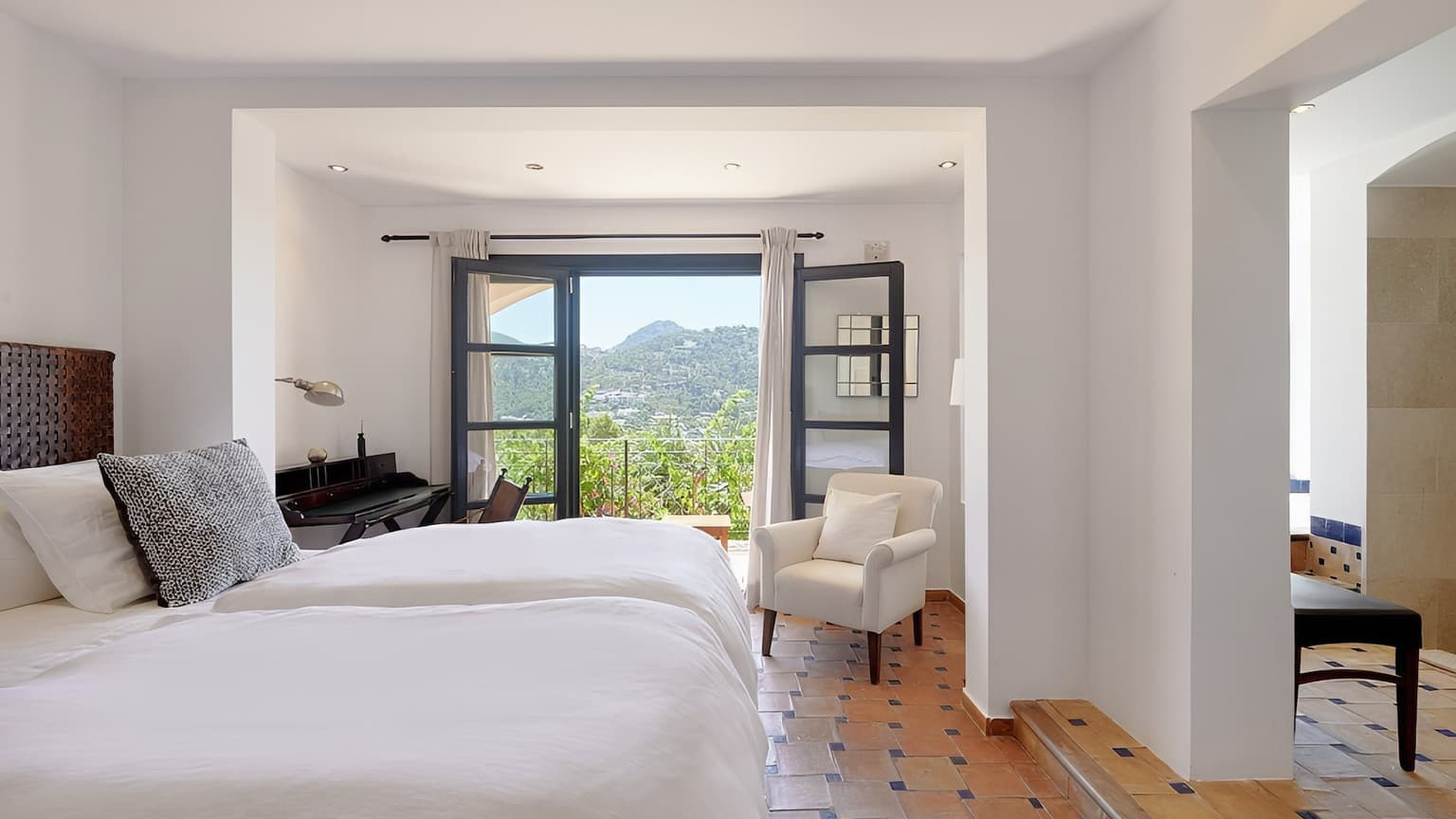 Spacious Five Bedroom Villa with Sea View Port d'Andratx - Gallery image 14