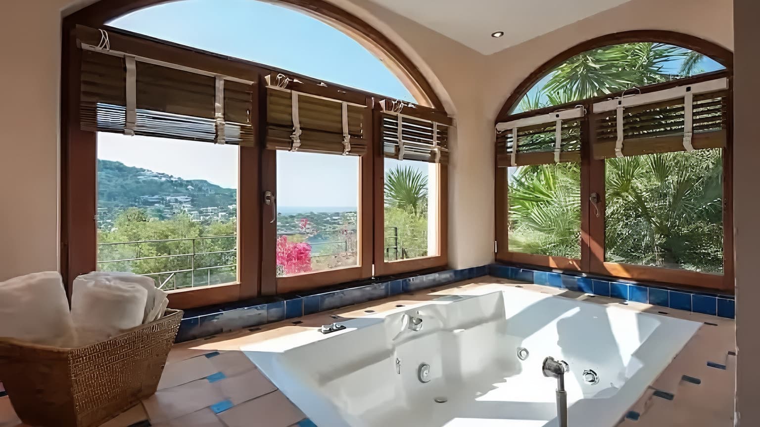 Spacious Five Bedroom Villa with Sea View Port d'Andratx - Gallery image 16