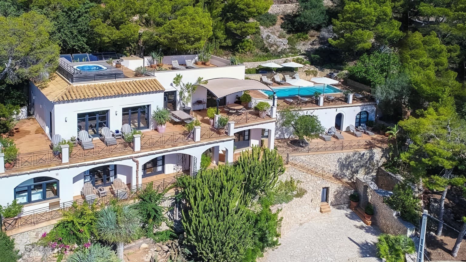 Spacious Five Bedroom Villa with Sea View Port d'Andratx - Gallery image 18