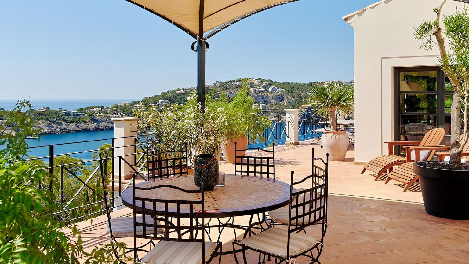 Spacious Five Bedroom Villa with Sea View Port d'Andratx - Gallery image 23