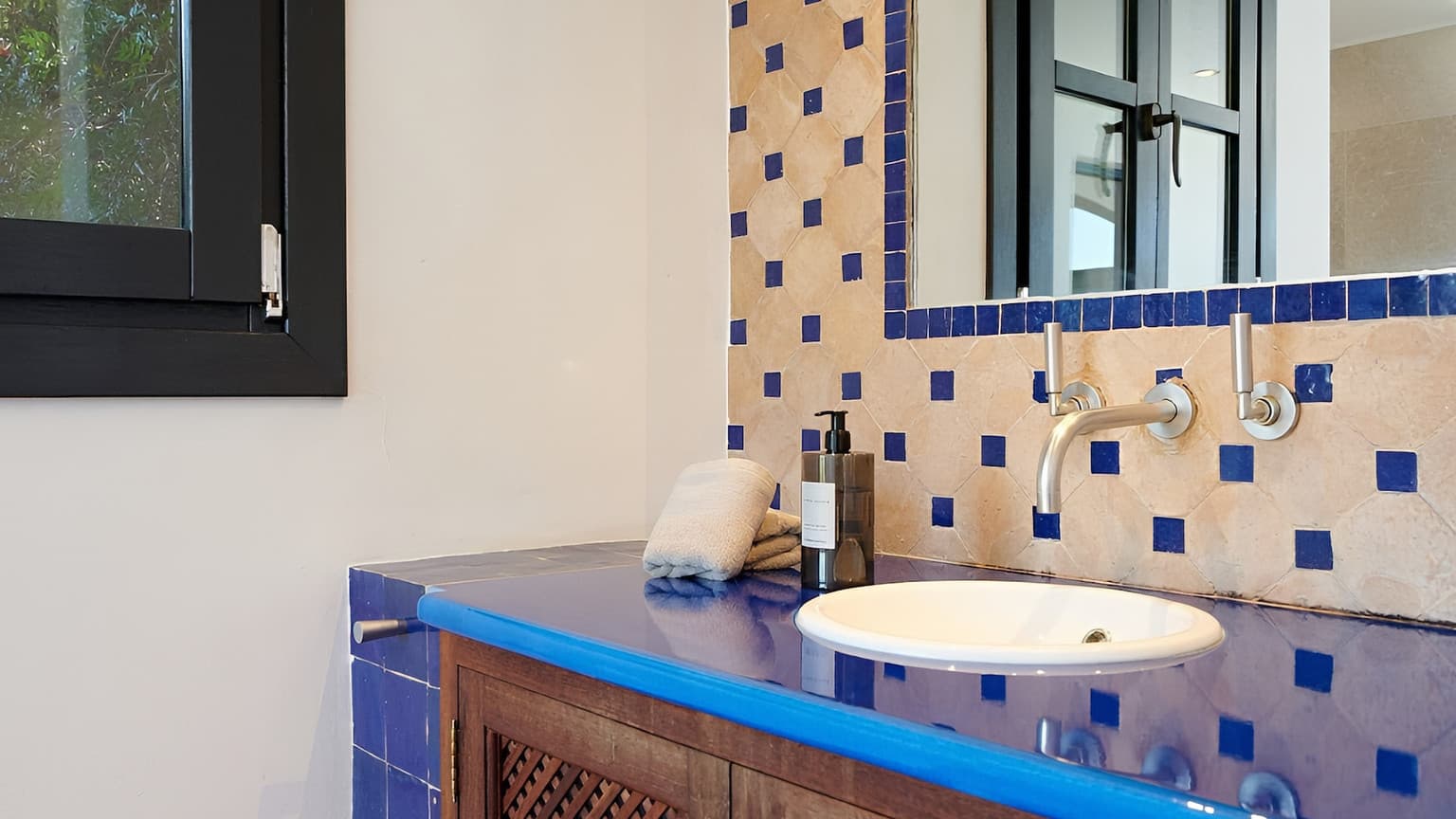 Spacious Five Bedroom Villa with Sea View Port d'Andratx - Gallery image 26