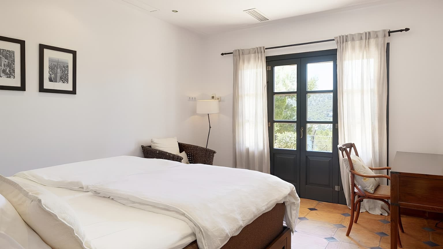 Spacious Five Bedroom Villa with Sea View Port d'Andratx - Gallery image 30