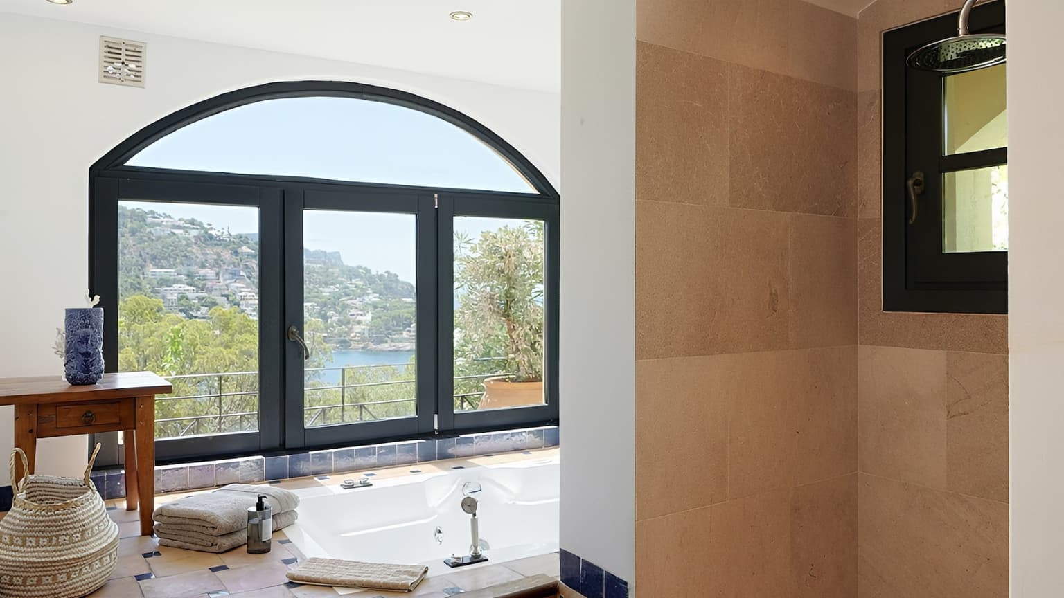 Spacious Five Bedroom Villa with Sea View Port d'Andratx - Gallery image 27