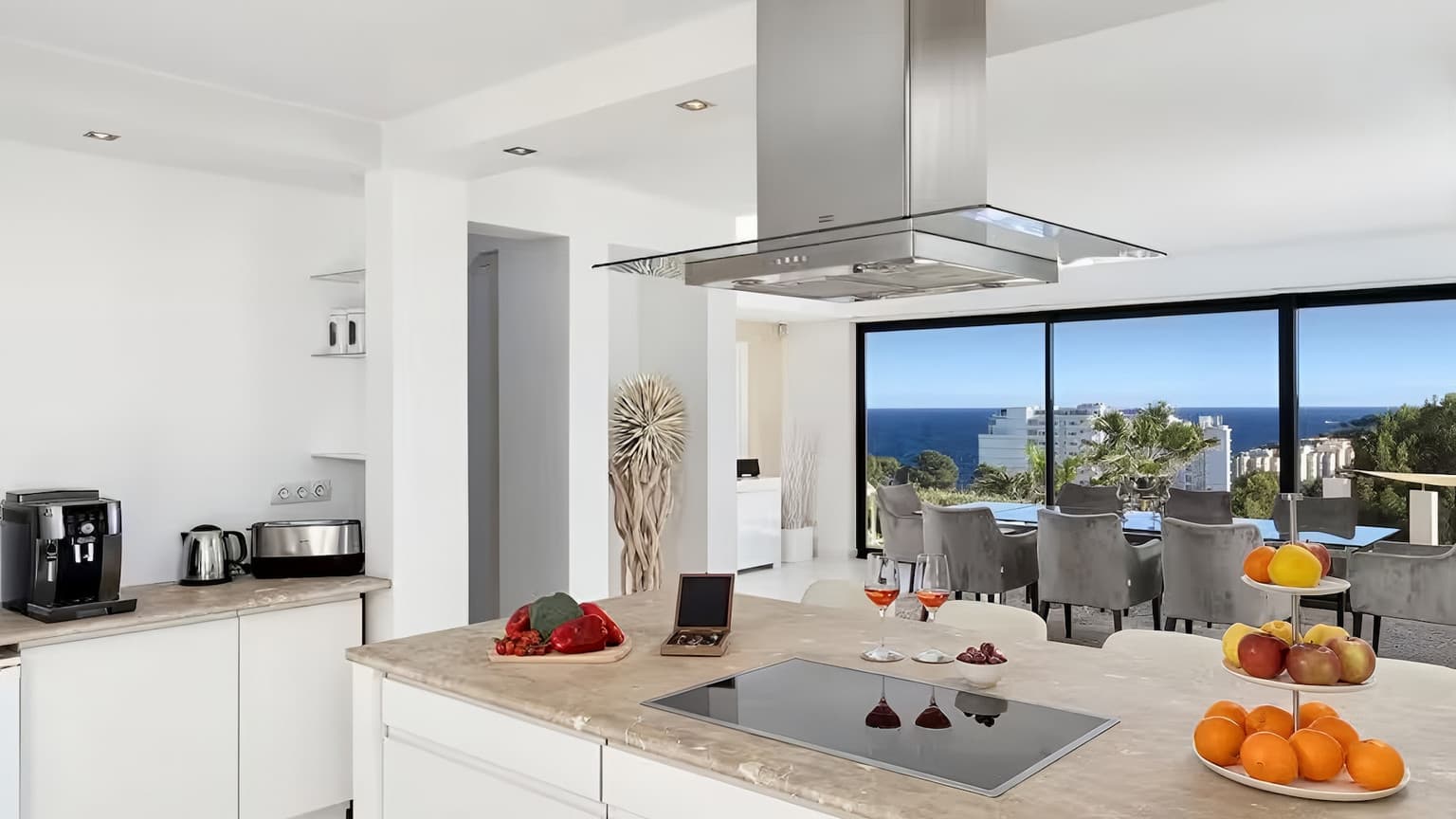 Spacious Four Bedroom Villa with Sea View - Gallery image 11