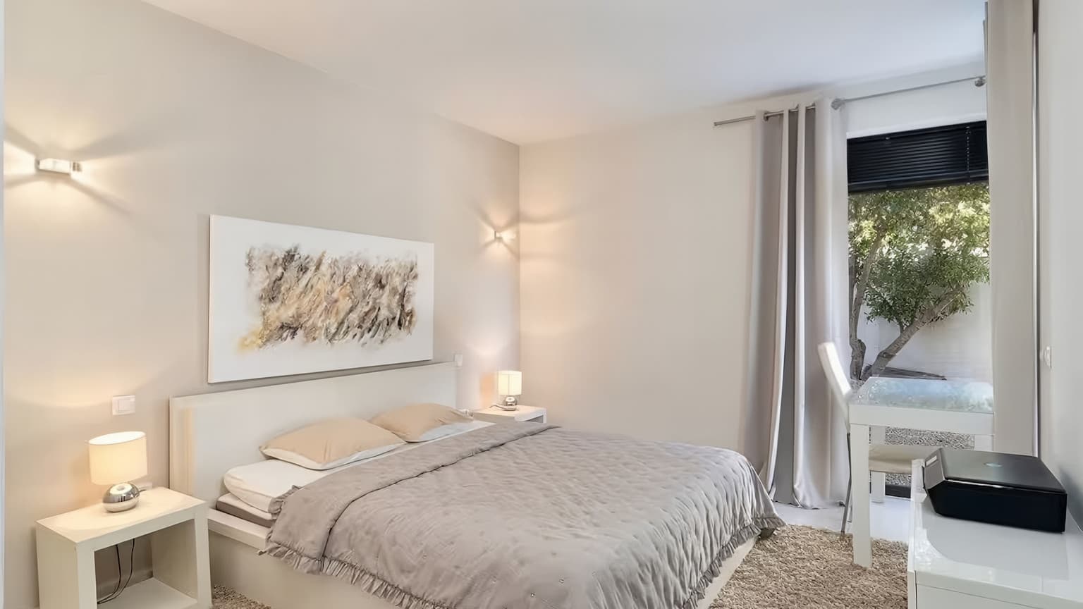 Spacious Four Bedroom Villa with Sea View - Gallery image 14