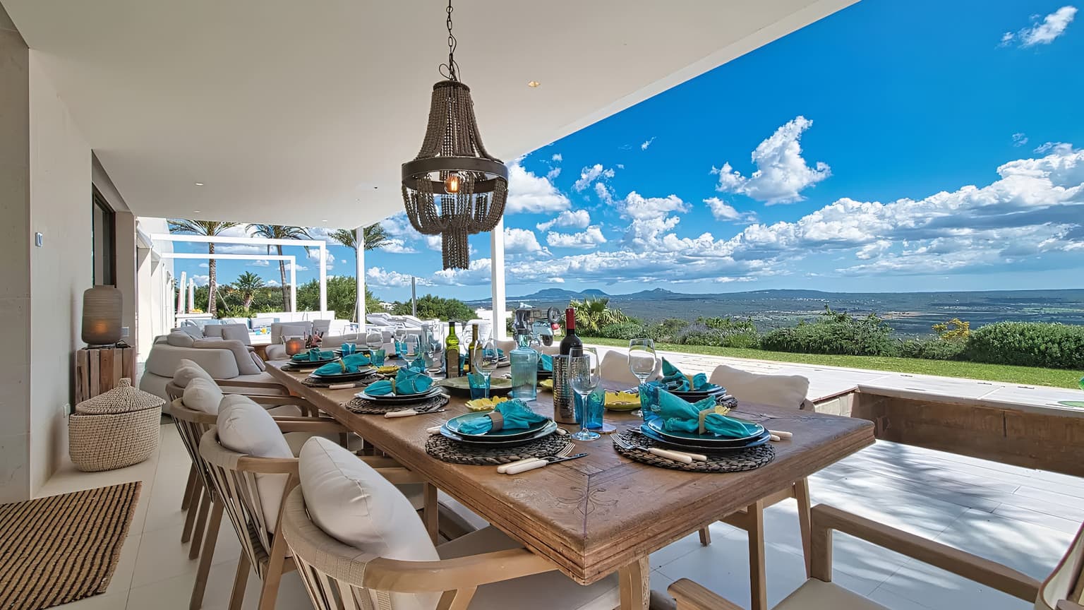 Spacious Five Bedrooms Villa with Pool and Sea View - Gallery image 12