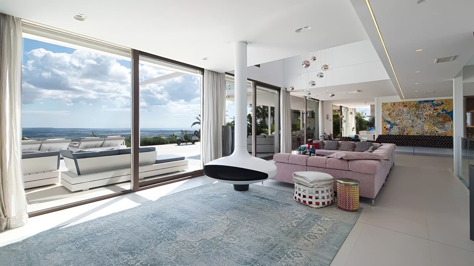 Spacious Five Bedrooms Villa with Pool and Sea View - Gallery image 7