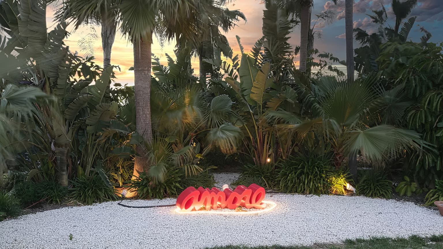 Spacious Five Bedrooms Villa with Pool and Sea View - Gallery image 26