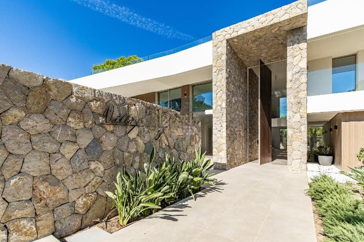 Spacious Santa Ponsa Villa with Sea View Pool - Gallery image 1