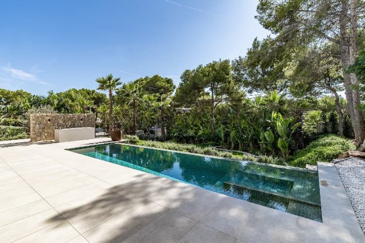 Spacious Santa Ponsa Villa with Sea View Pool - Gallery image 12