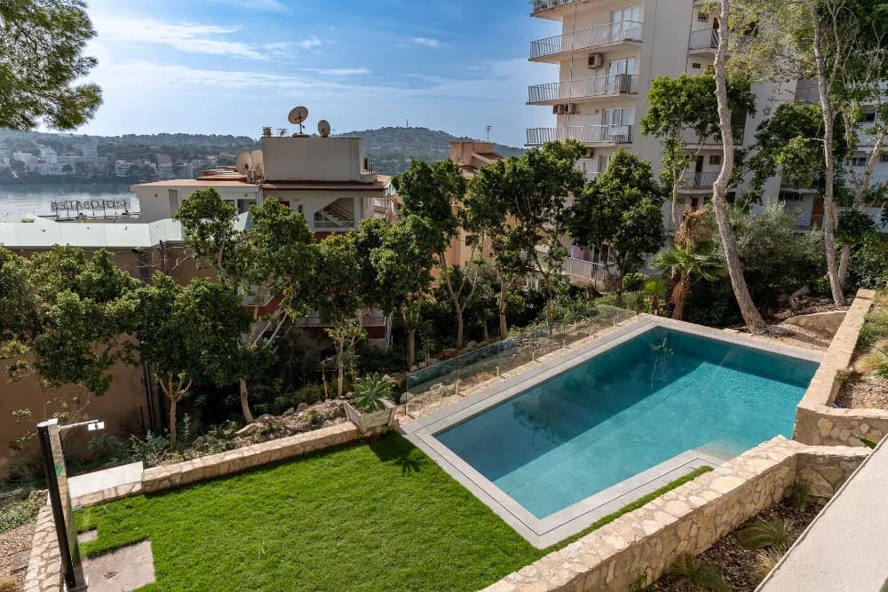 Contemporary Villa with Mediterranean Views - Gallery image 14