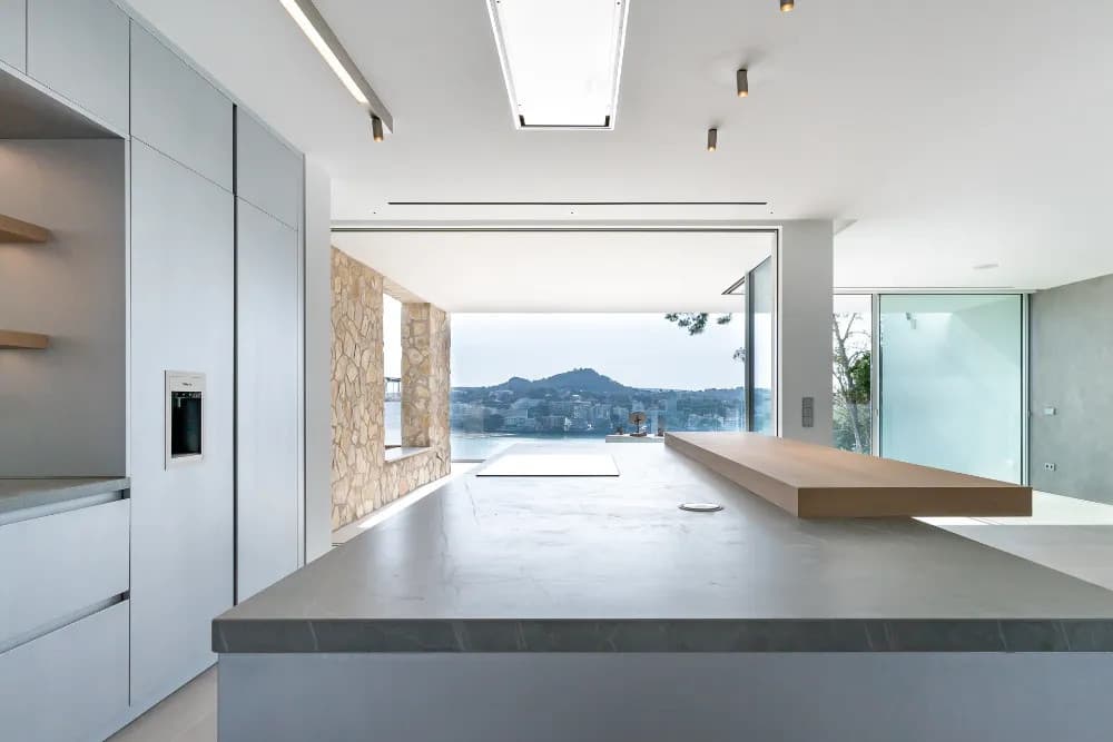 Contemporary Villa with Mediterranean Views - Gallery image 5